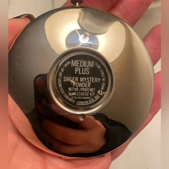 Limited Edition MAC Hello Kitty Compact